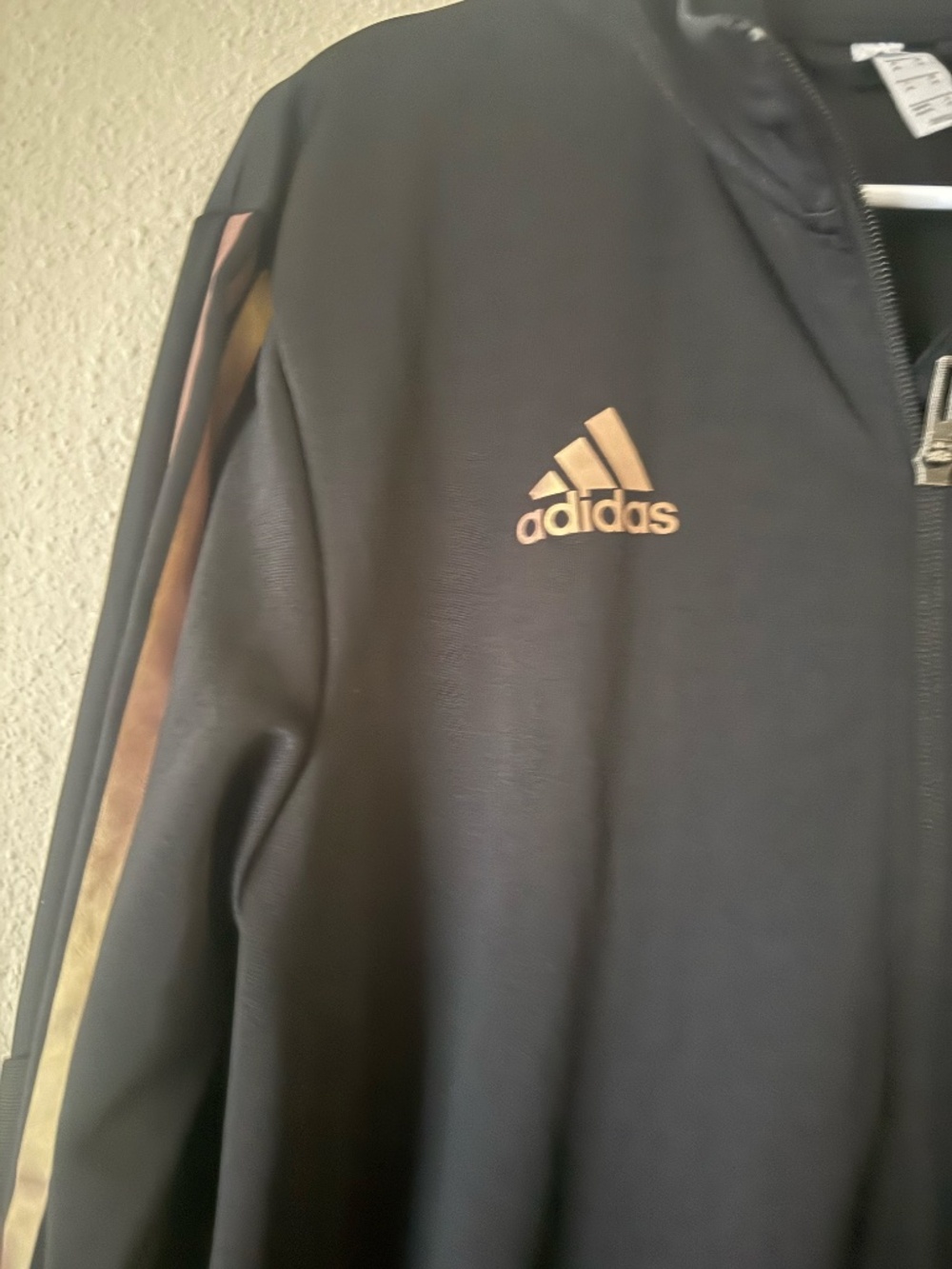 ADIDAS L - Picture 2 of 5